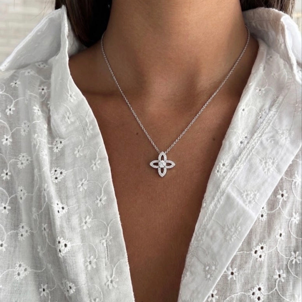 Flora Lumière Floral Openwork Diamond Pendant